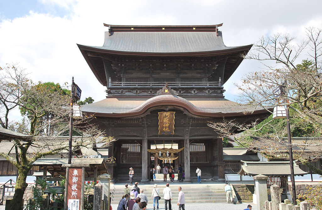 阿蘇神社のアクセスや御朱印と蛍丸について！周辺おすすめスポットやランチも！