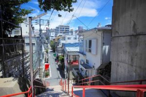 須賀神社で『君の名は』の聖地巡礼！アクセスや御朱印とお守りなど見どころまとめ！